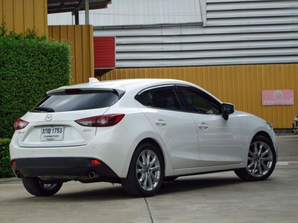Mazda3 2.0 S Sport SKYACTIV ปี 2014 ไม่เคยติดแก๊ส Mazda3 SKYACTIV  ไม่เคยชนหนัก โครงสร้างเดิม สวยมือแรกตั้งแต่ป้ายแดง ประกันชั้น1ถึงเมษาปีหน้า ภายในยังใหม่เบาะไม่ขาดทรงสวยไม่มีรอยเปื้อน เครื่องดี เกีย